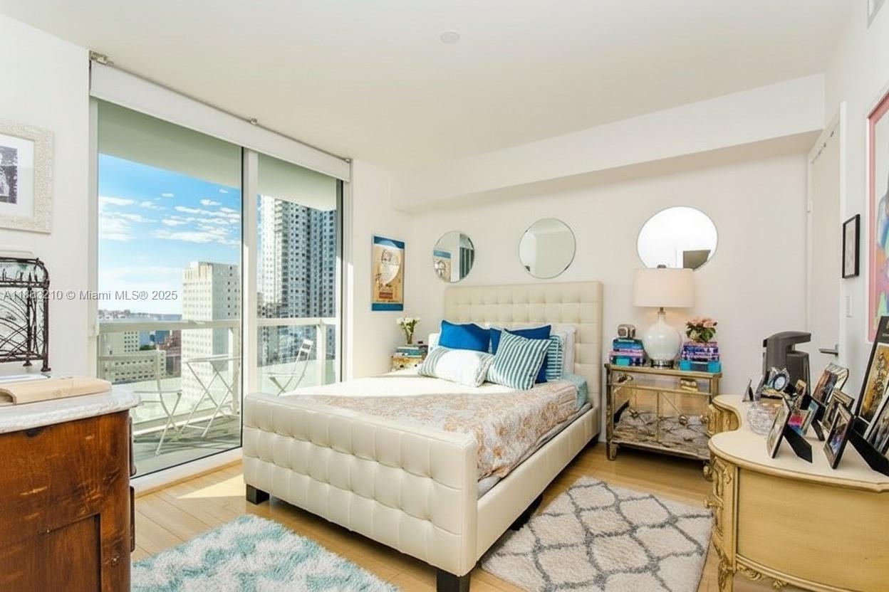 50 Biscayne Blvd #4707, Miami FL 33132