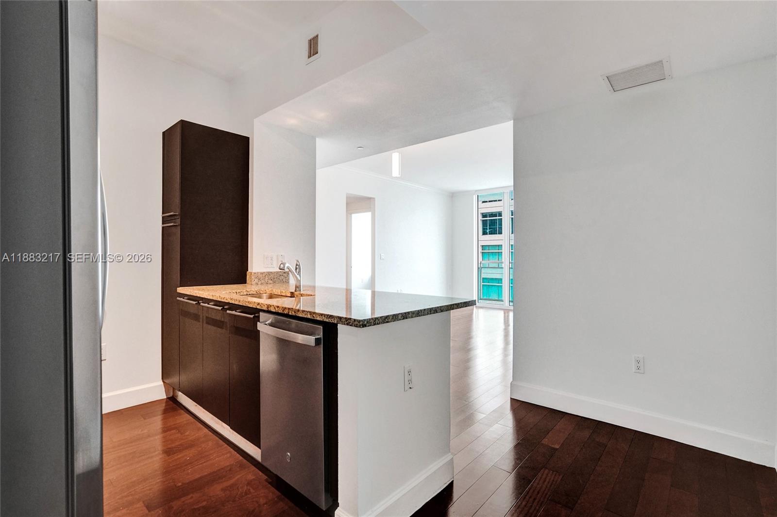 950 Brickell Bay Dr #1704, Miami FL 33131