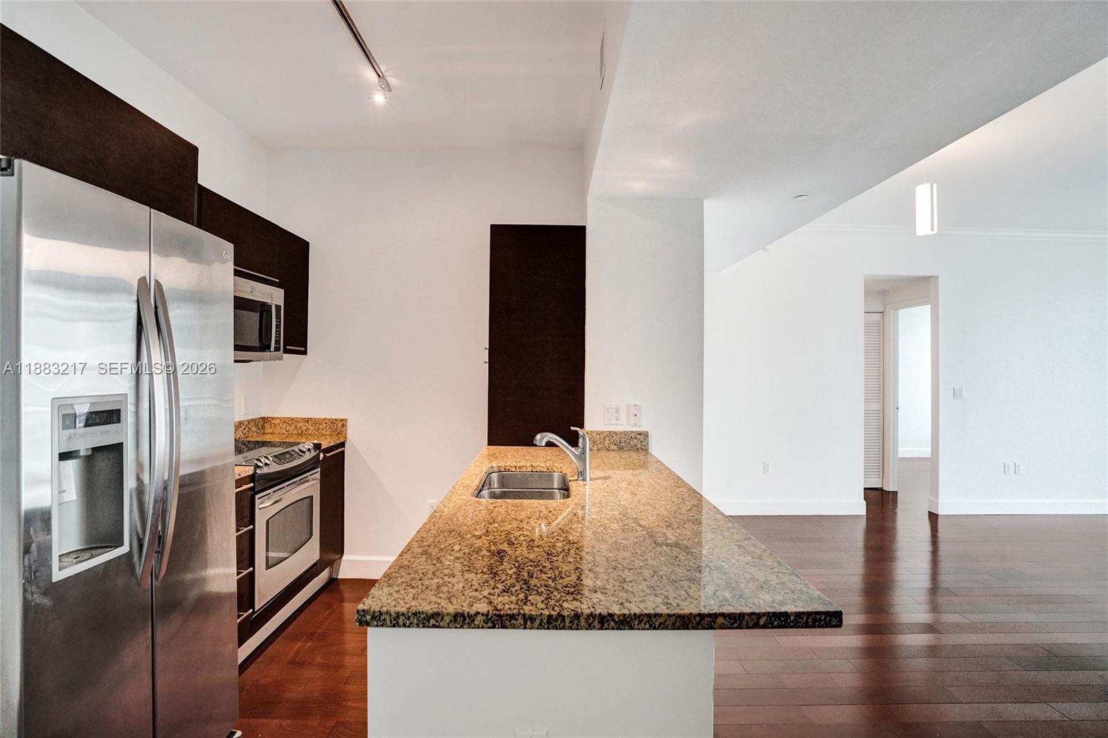 950 Brickell Bay Dr #1704, Miami FL 33131