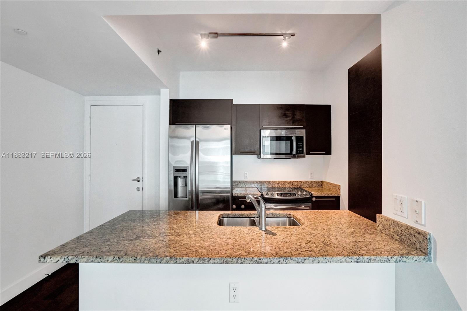 950 Brickell Bay Dr #1704, Miami FL 33131