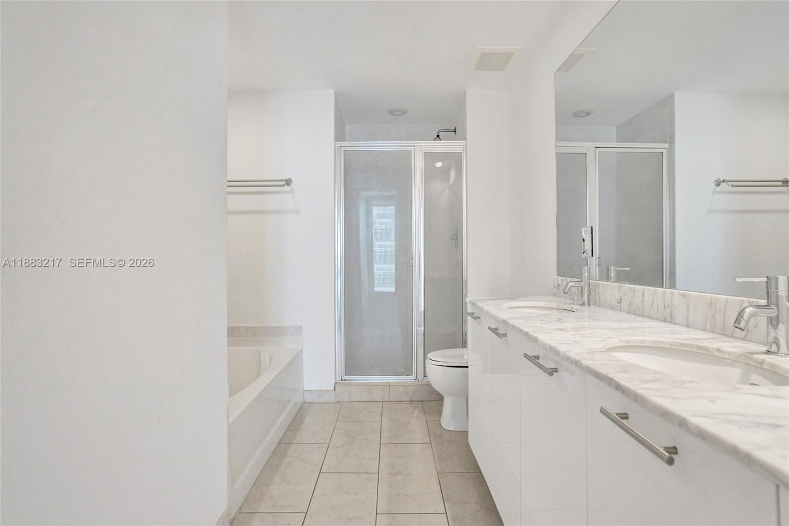 950 Brickell Bay Dr #1704, Miami FL 33131