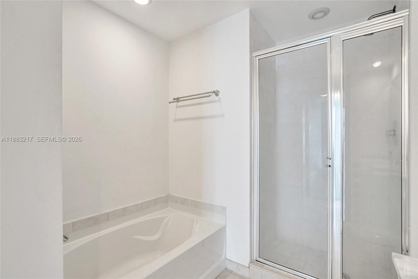 950 Brickell Bay Dr #1704, Miami FL 33131