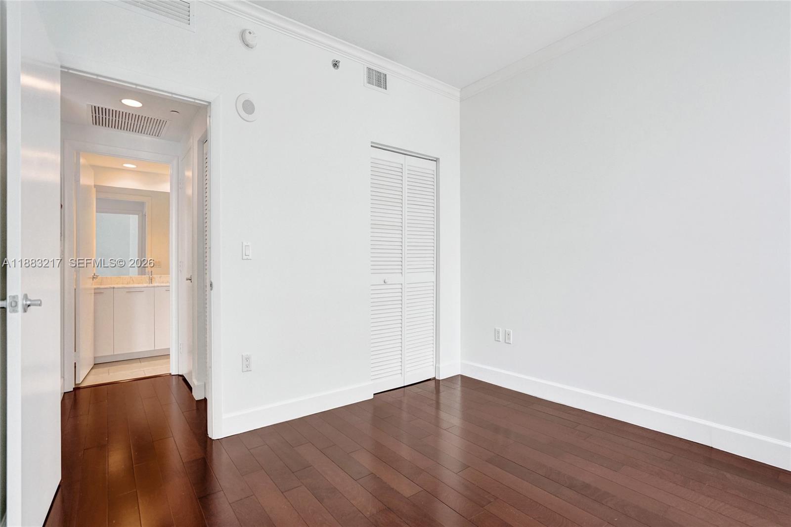950 Brickell Bay Dr #1704, Miami FL 33131