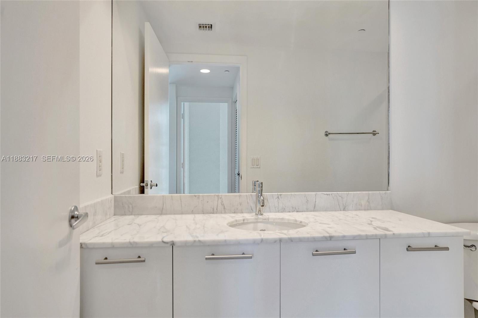 950 Brickell Bay Dr #1704, Miami FL 33131