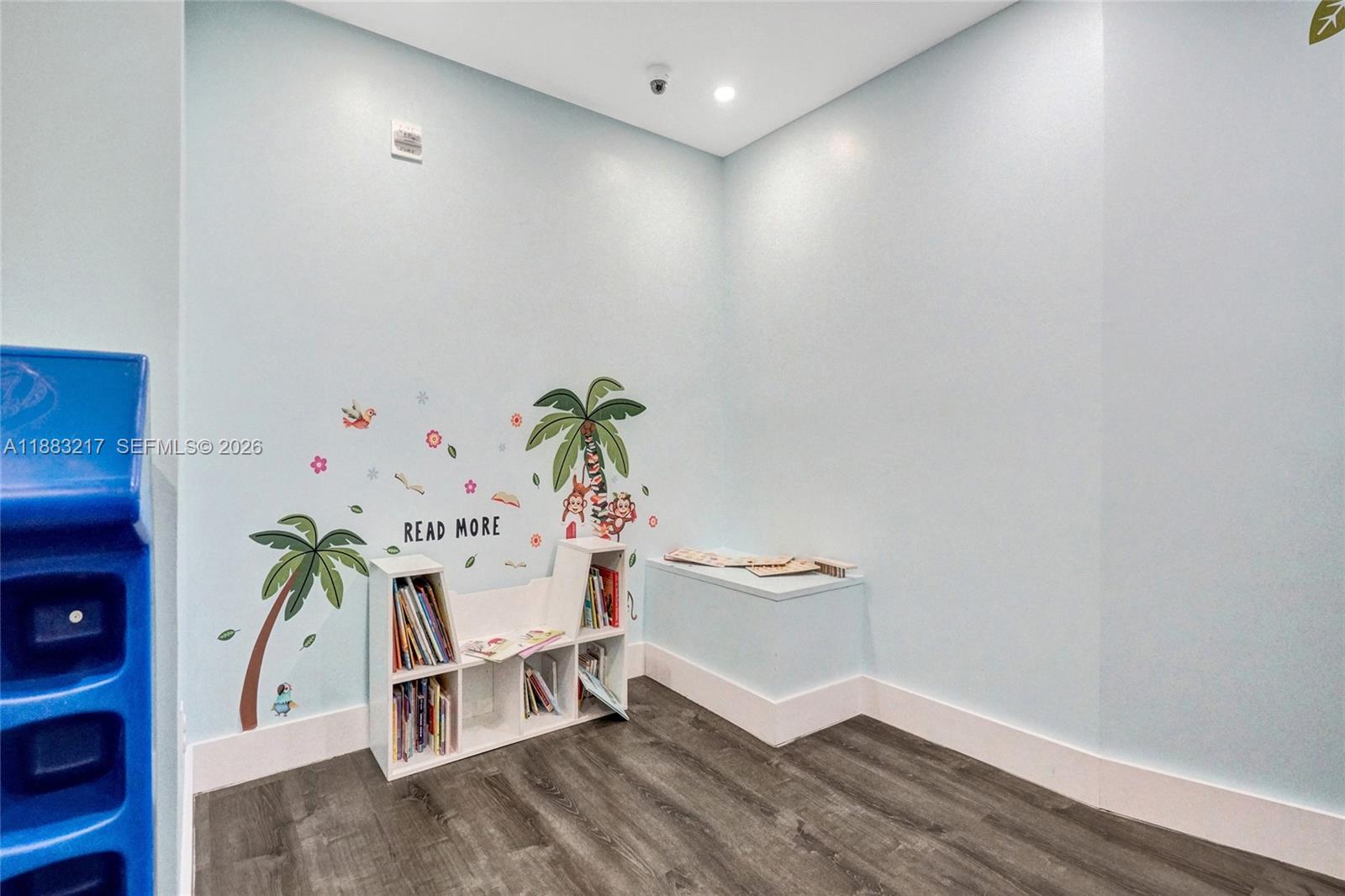 950 Brickell Bay Dr #1704, Miami FL 33131