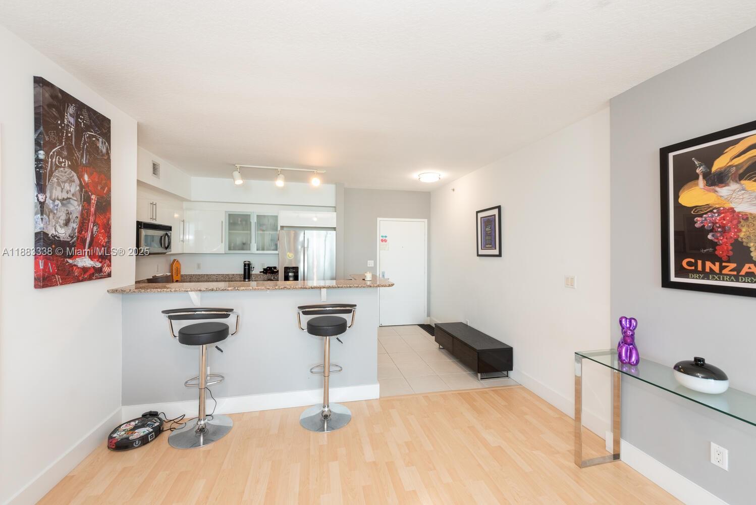 325 S Biscayne Blvd #3915, Miami FL 33131