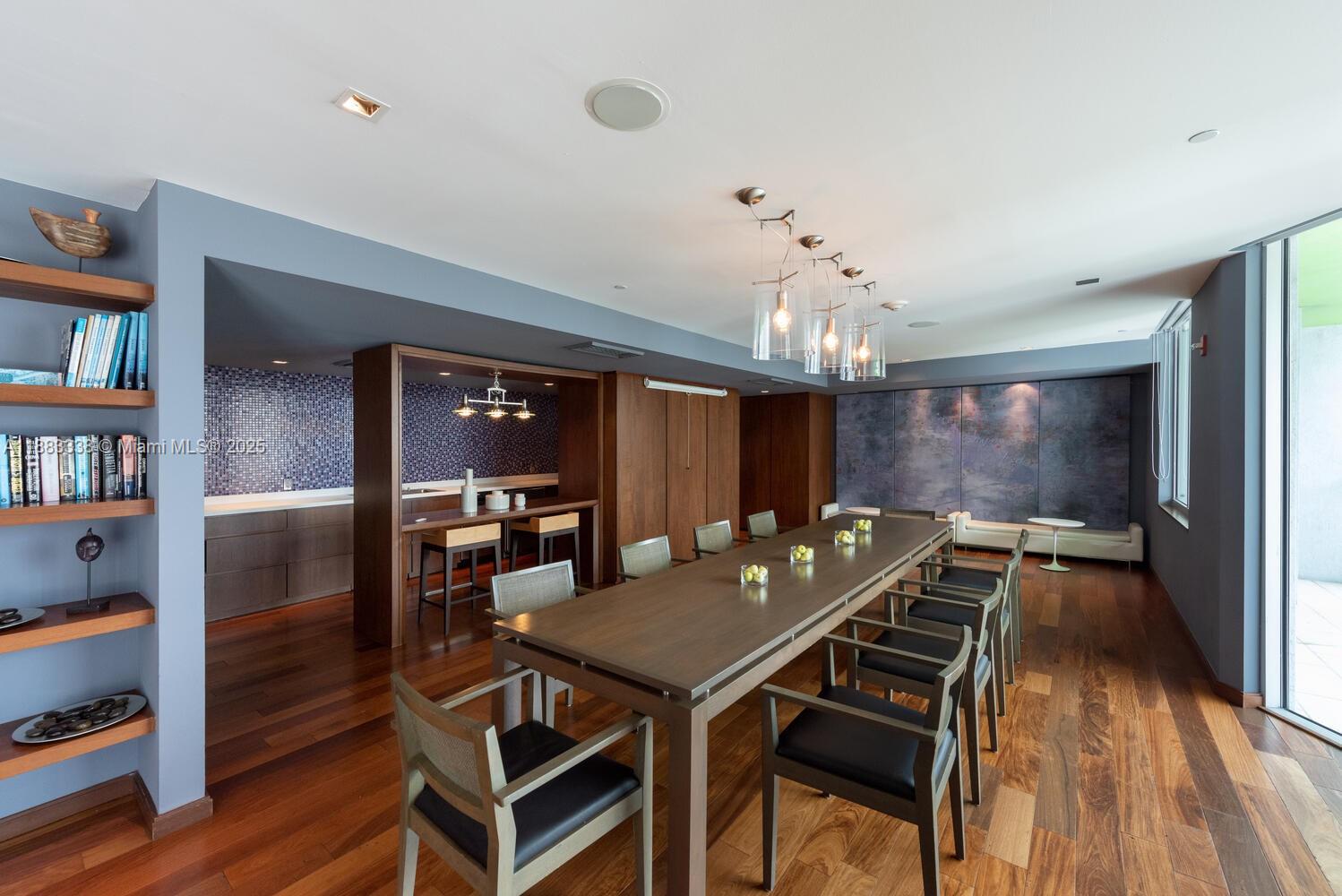 325 S Biscayne Blvd #3915, Miami FL 33131