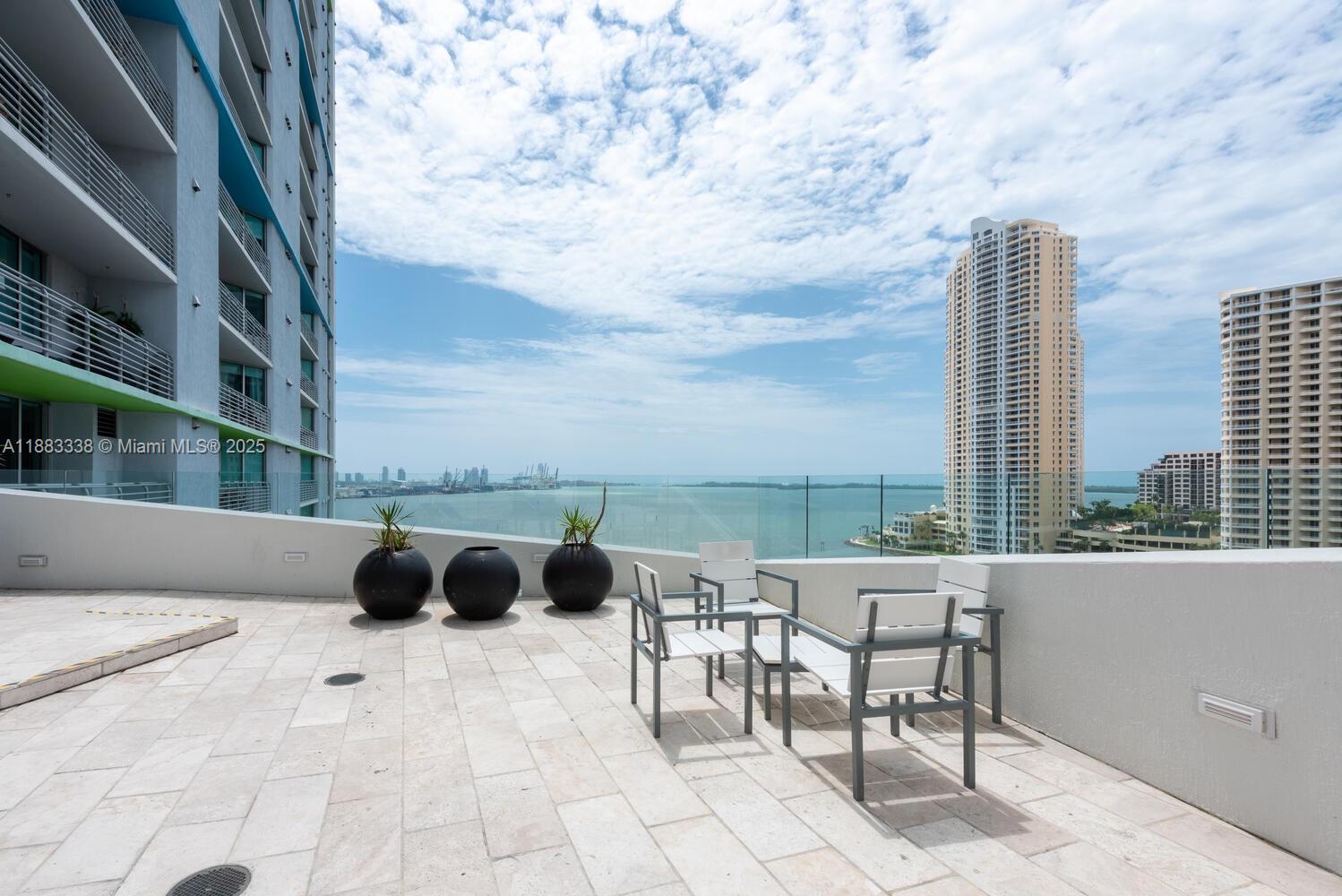 325 S Biscayne Blvd #3915, Miami FL 33131