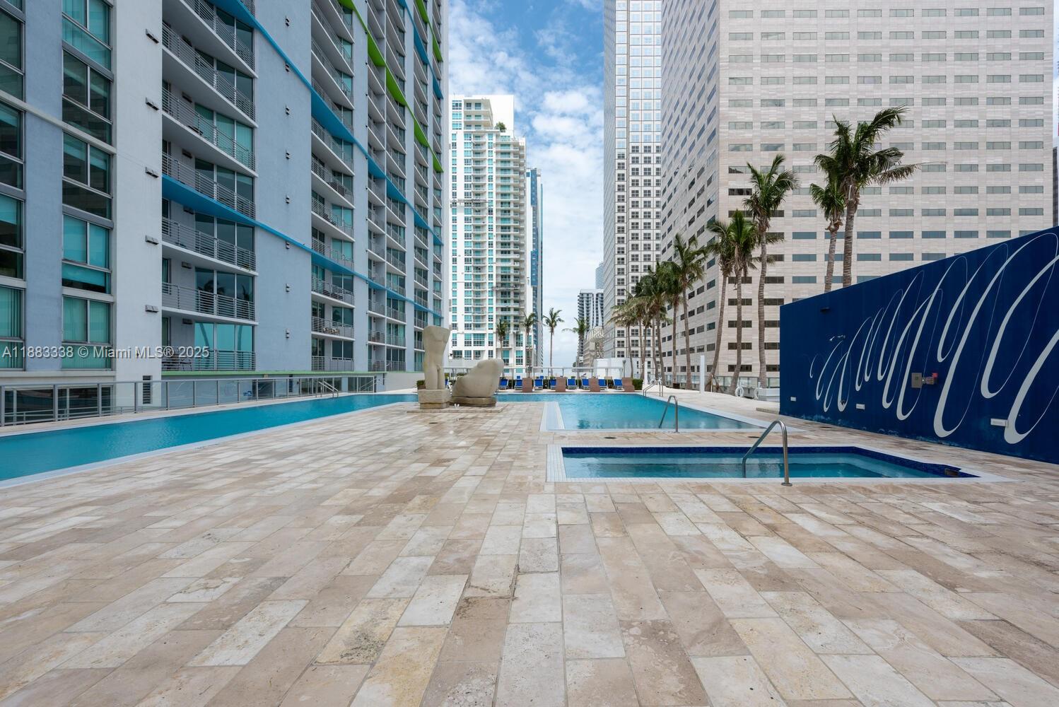 325 S Biscayne Blvd #3915, Miami FL 33131