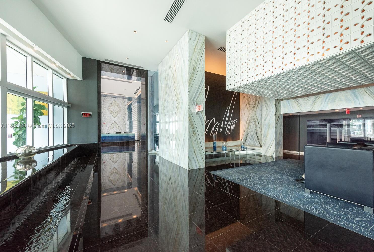 325 S Biscayne Blvd #3915, Miami FL 33131