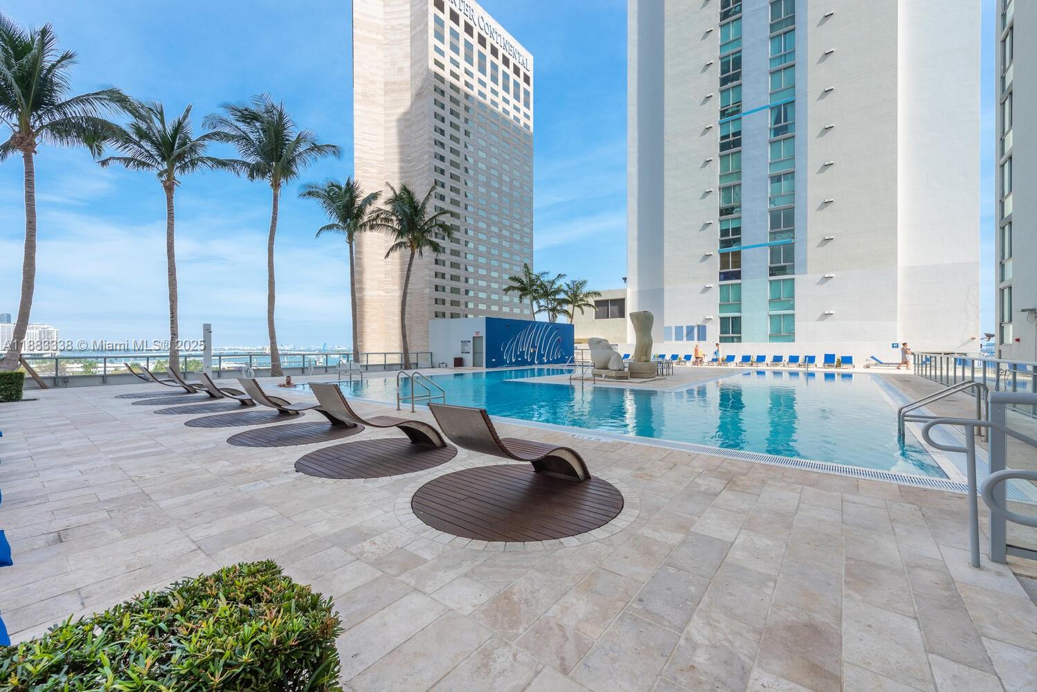 325 S Biscayne Blvd #3915, Miami FL 33131