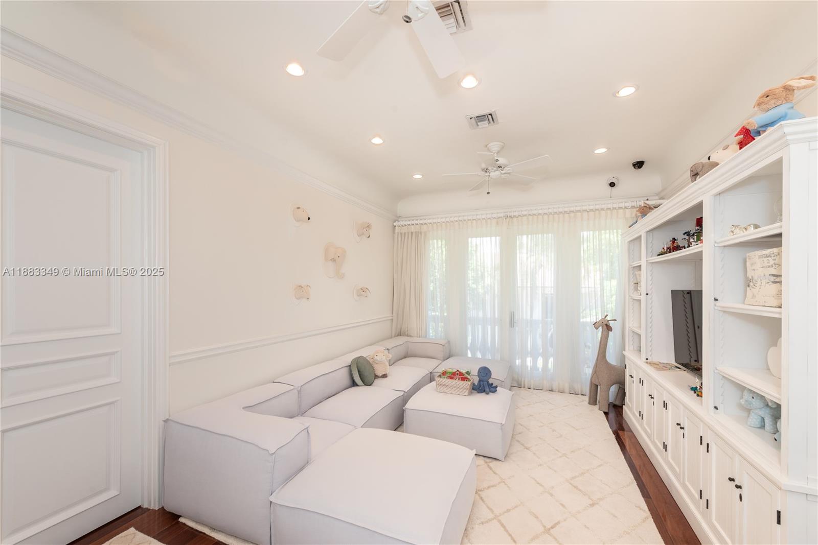 260 Cape Florida Dr, Key Biscayne FL 33149