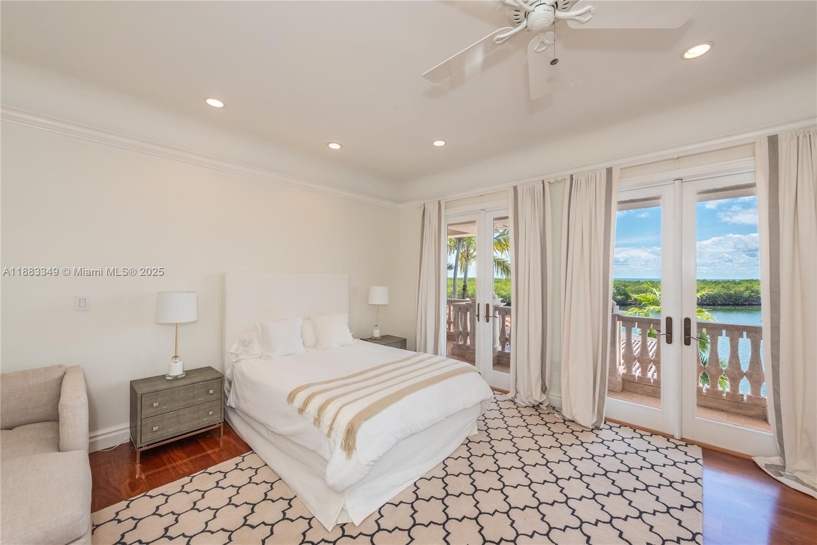 260 Cape Florida Dr, Key Biscayne FL 33149