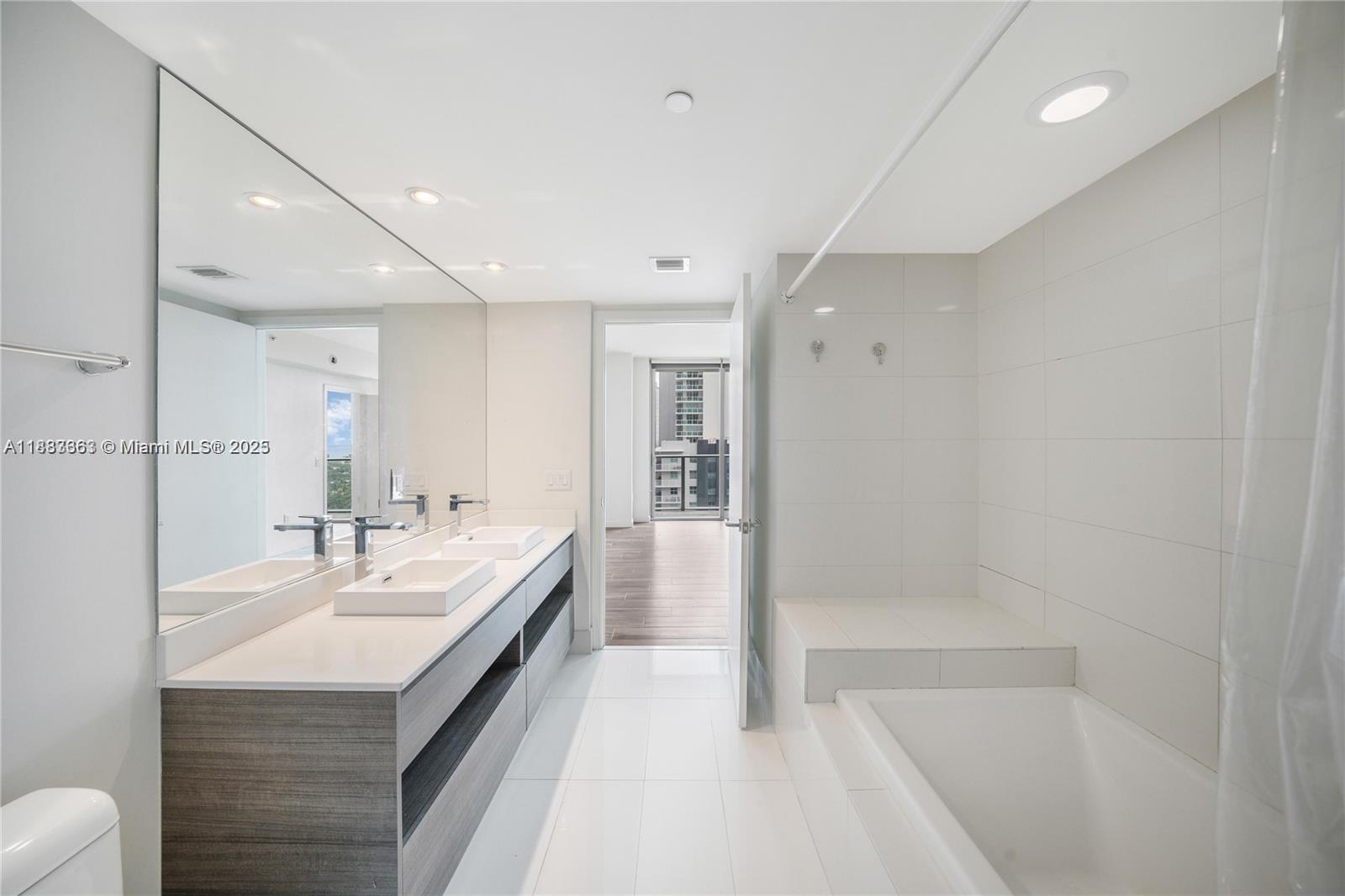 1100 S Miami Ave #2503, Miami FL 33130