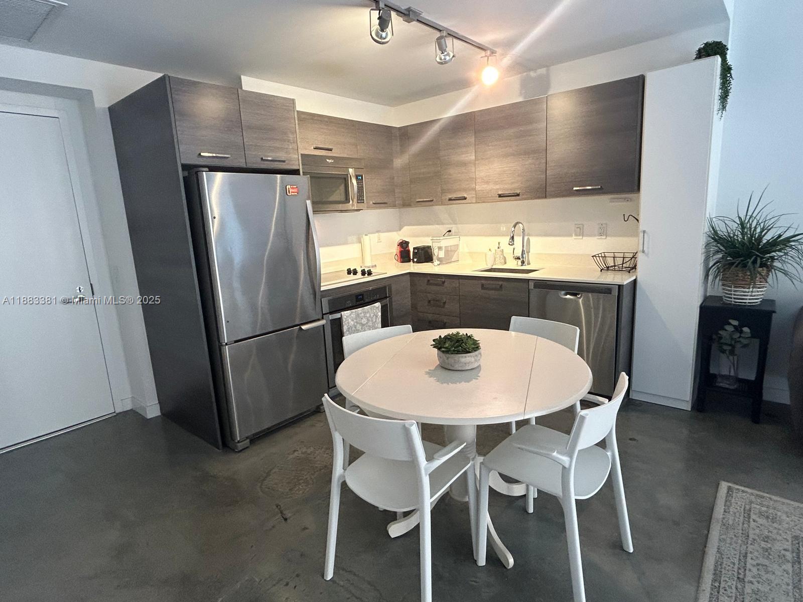 151 SE 1st St #703, Miami FL 33131