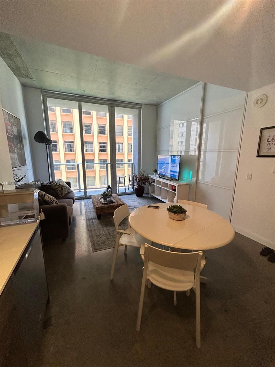 151 SE 1st St #703, Miami FL 33131
