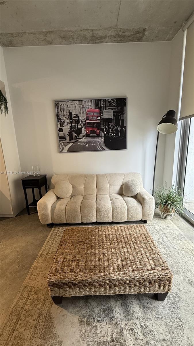 151 SE 1st St #703, Miami FL 33131