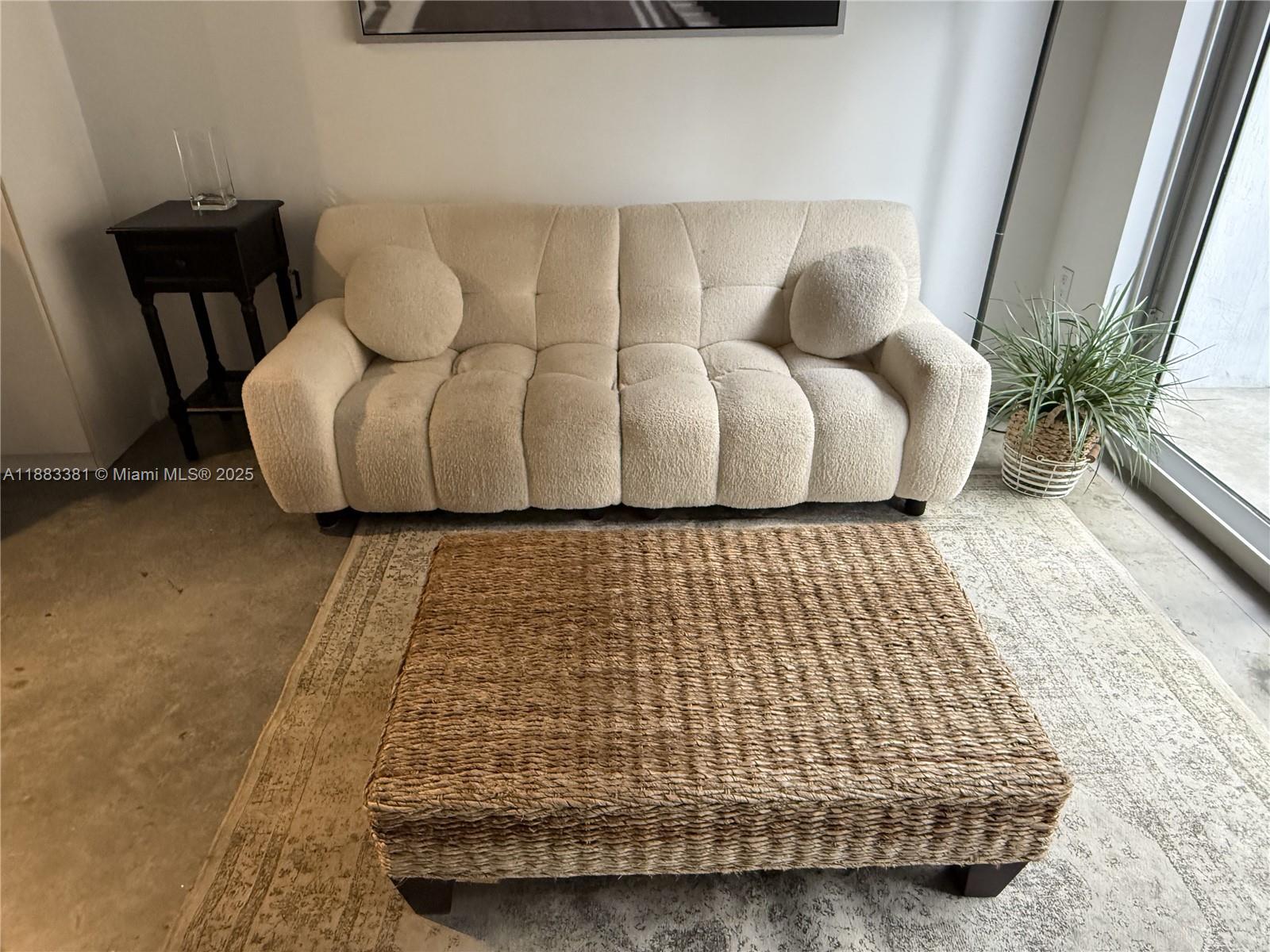 151 SE 1st St #703, Miami FL 33131