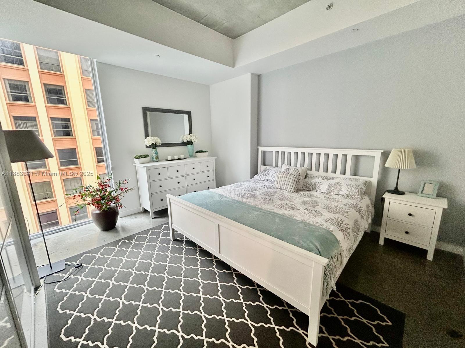 151 SE 1st St #703, Miami FL 33131