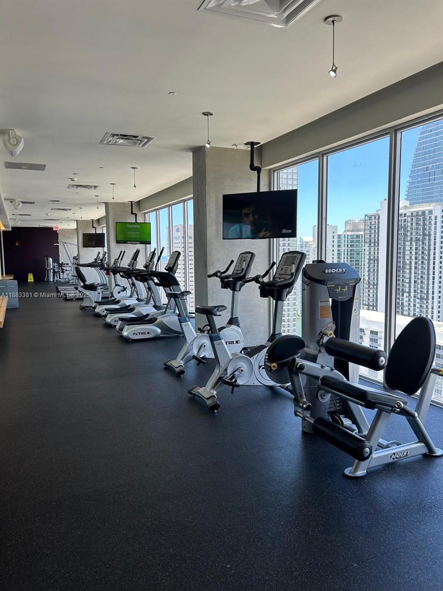 151 SE 1st St #703, Miami FL 33131
