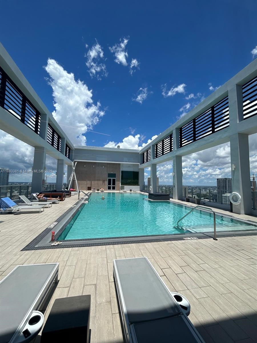 151 SE 1st St #703, Miami FL 33131