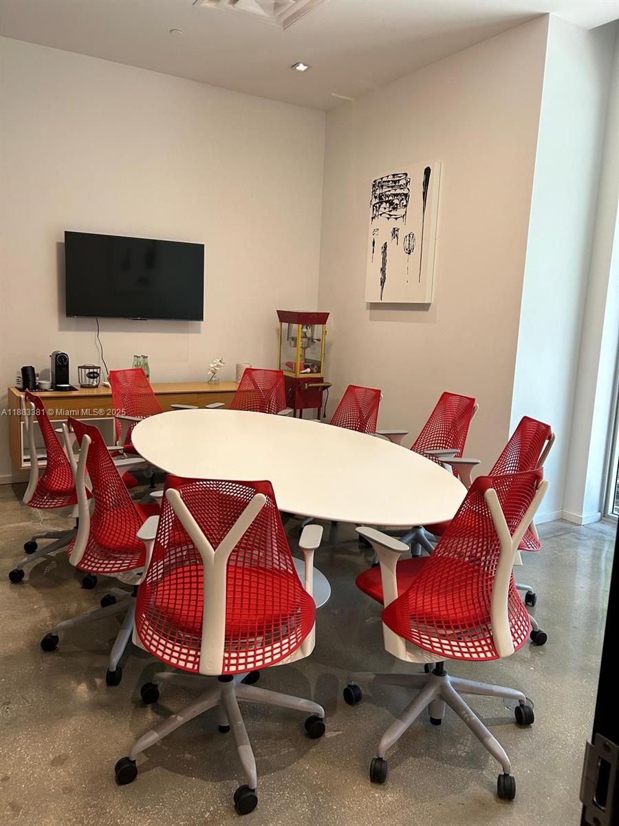 151 SE 1st St #703, Miami FL 33131