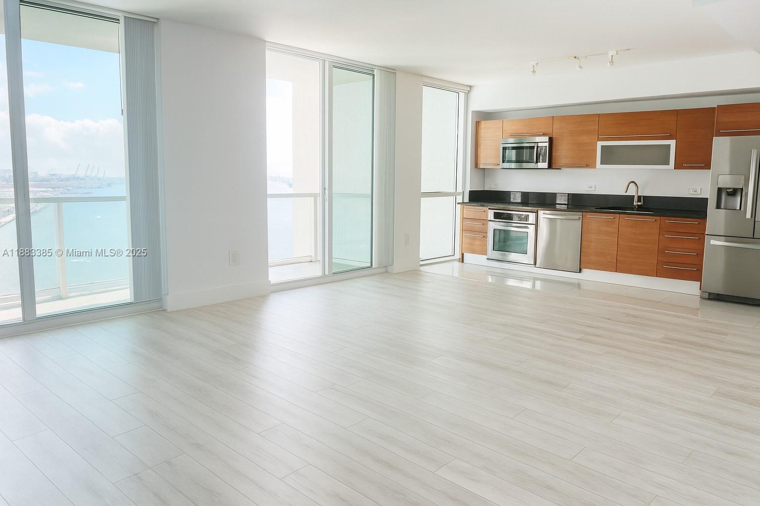 253 NE 2nd St #3307, Miami FL 33132