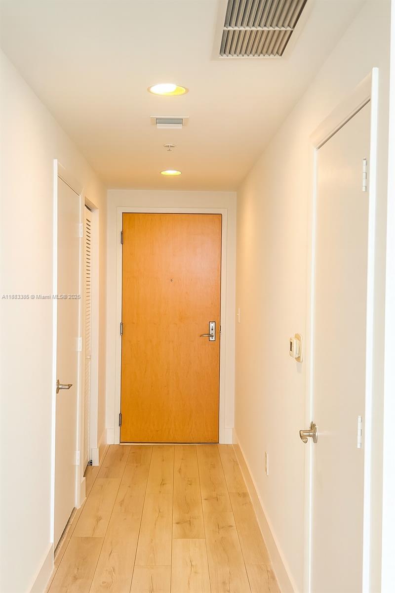 253 NE 2nd St #3307, Miami FL 33132