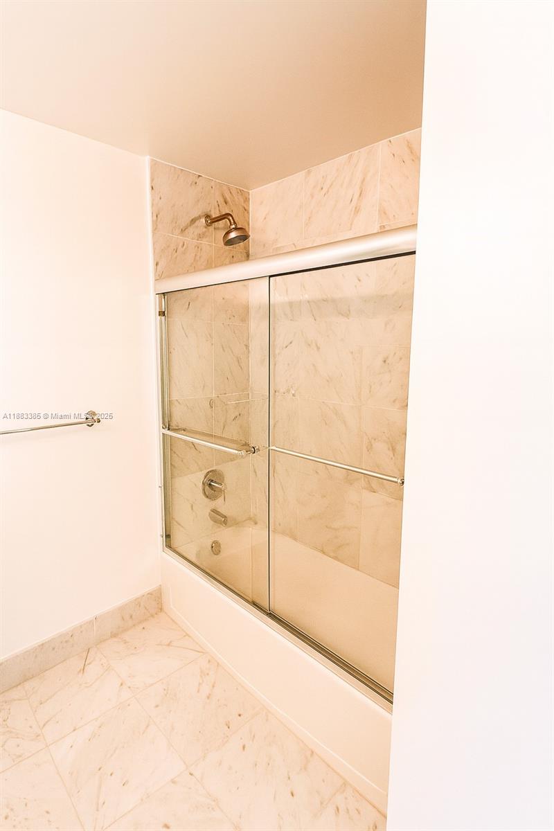 253 NE 2nd St #3307, Miami FL 33132