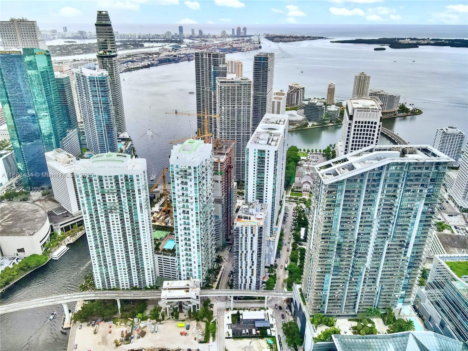 31 SE 6th St #1708, Miami FL 33131
