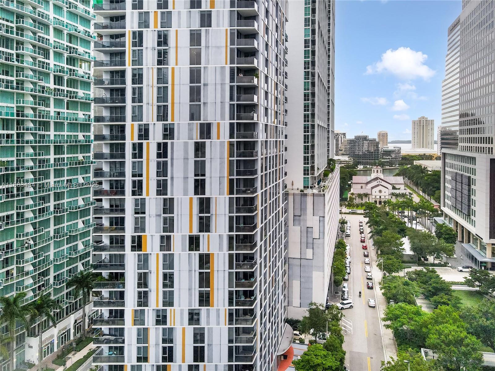 31 SE 6th St #1708, Miami FL 33131