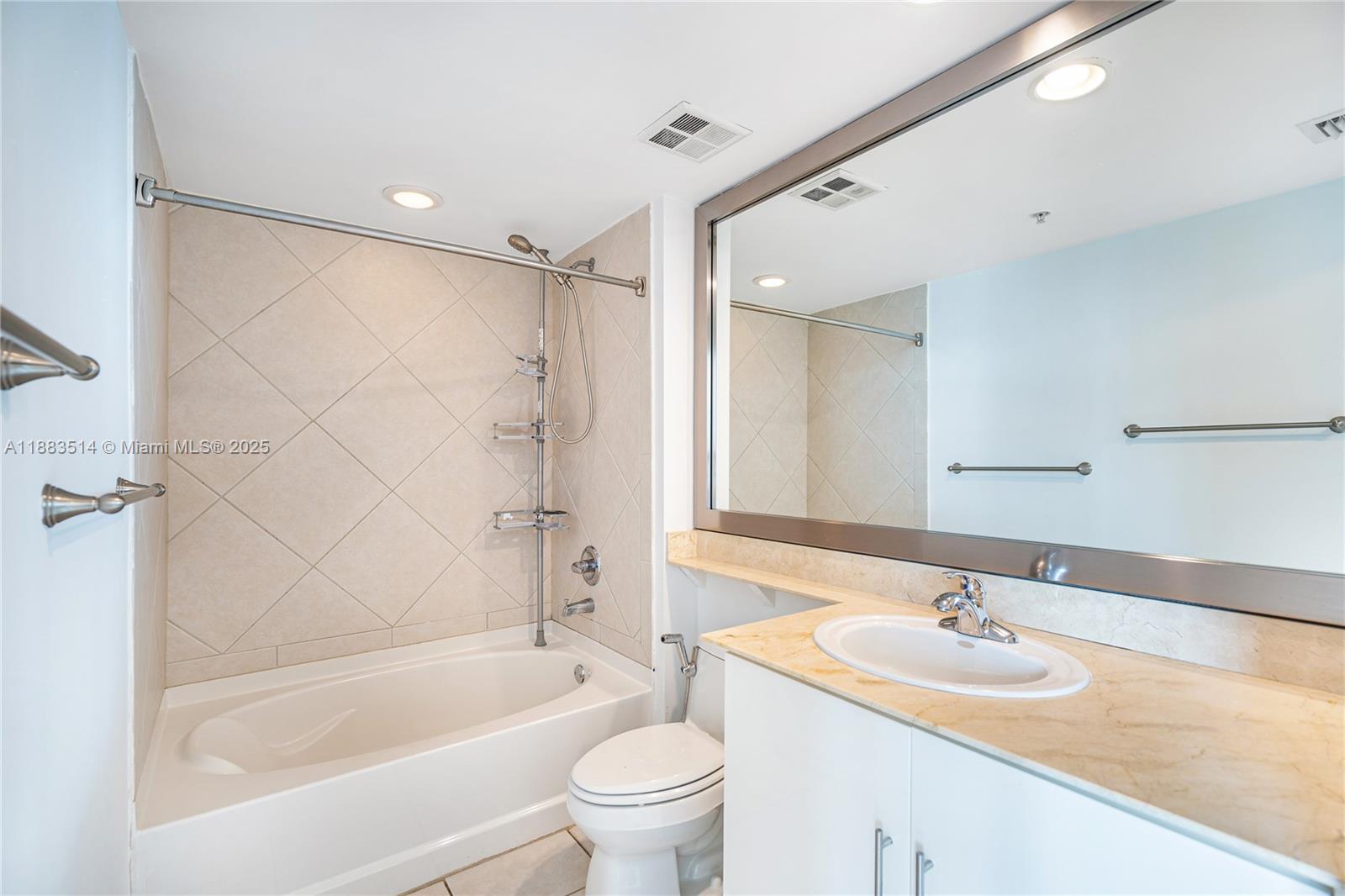 325 S Biscayne Blvd #4115, Miami FL 33131