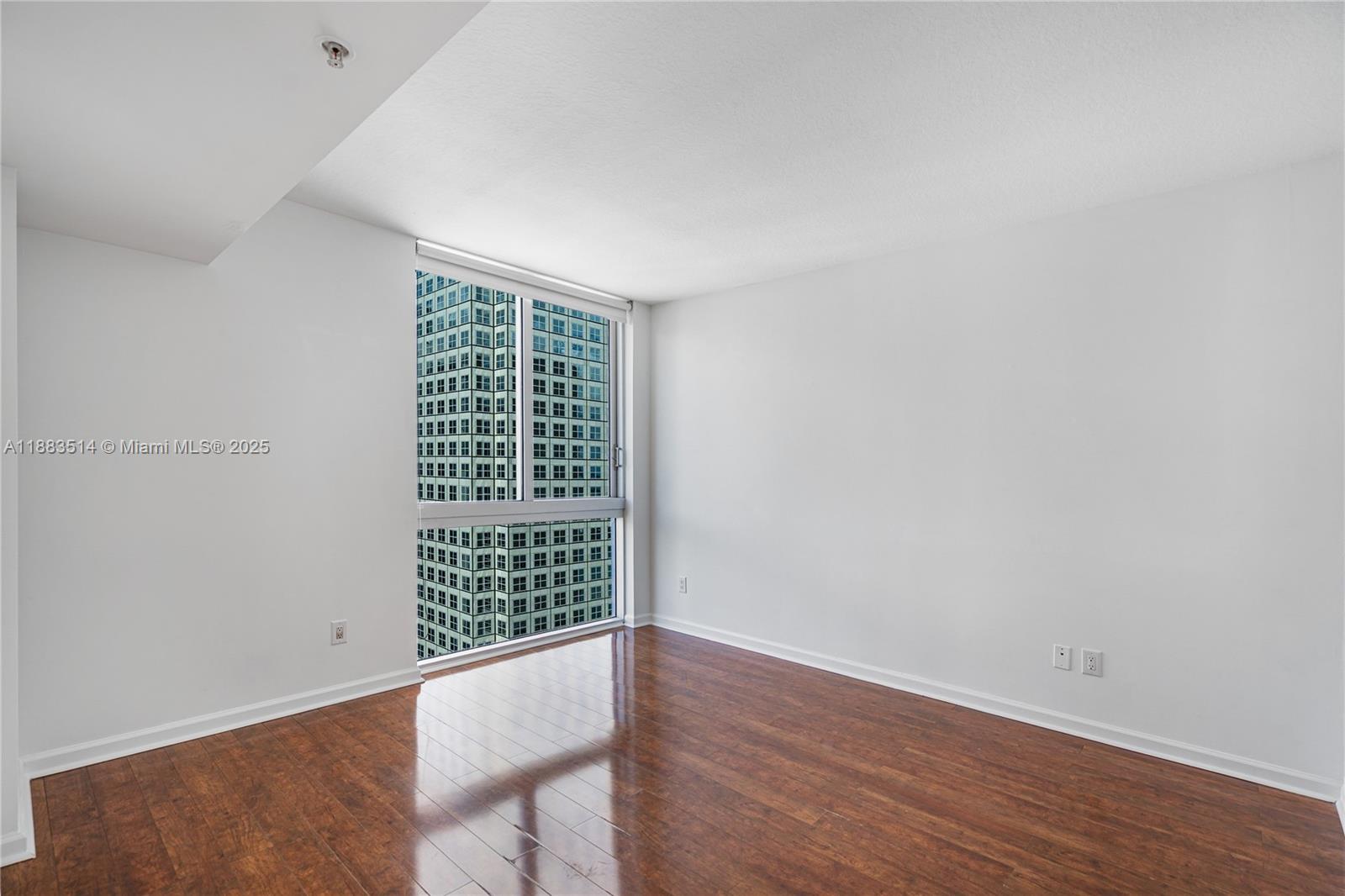 325 S Biscayne Blvd #4115, Miami FL 33131