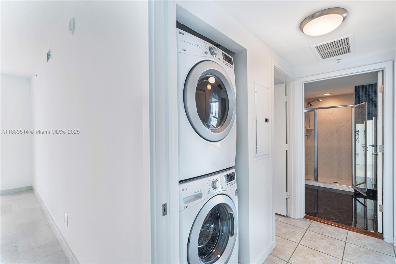 325 S Biscayne Blvd #4115, Miami FL 33131