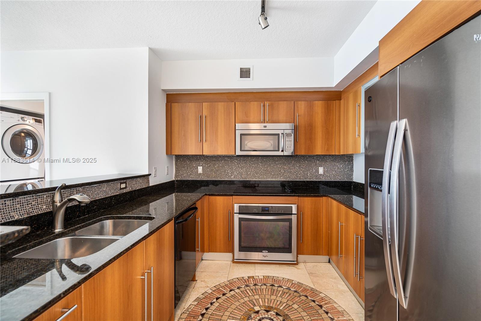 325 S Biscayne Blvd #4115, Miami FL 33131