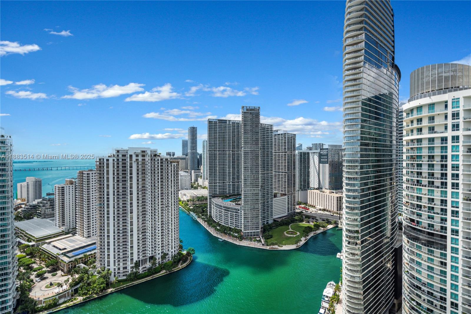 325 S Biscayne Blvd #4115, Miami FL 33131