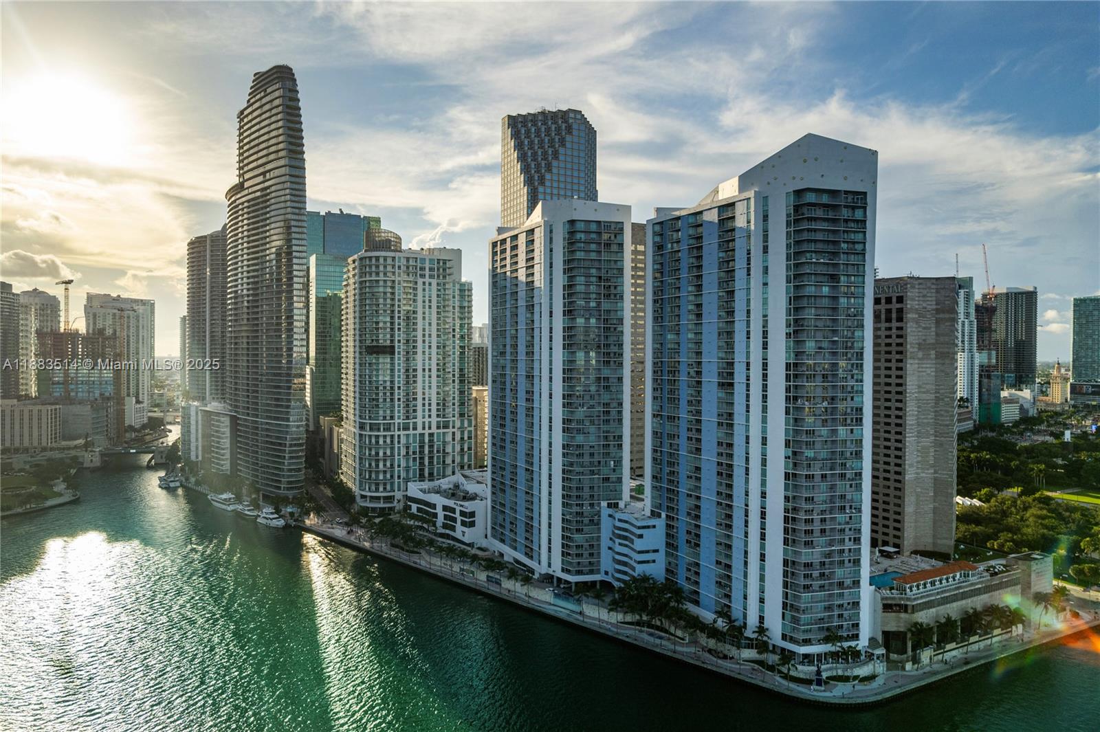 325 S Biscayne Blvd #4115, Miami FL 33131