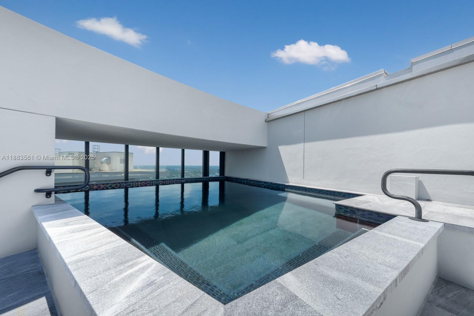18555 Collins Ave #PH-1, Sunny Isles Beach FL 33160