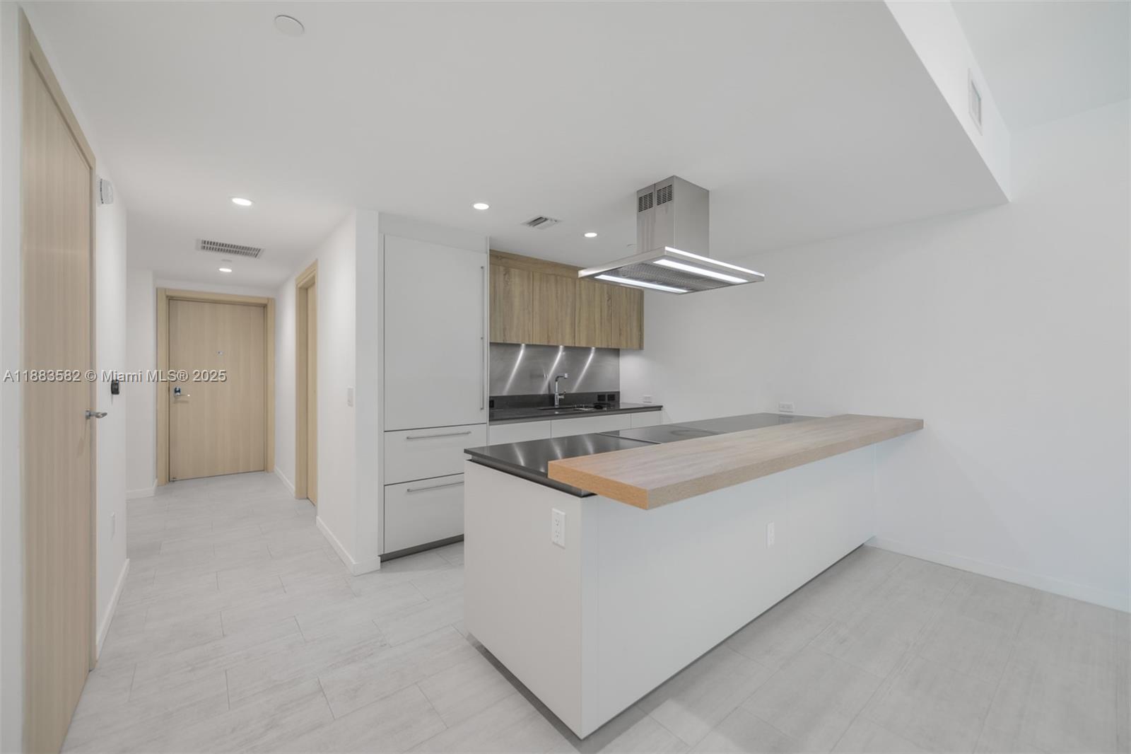 1000 Brickell Plz #3507, Miami FL 33131