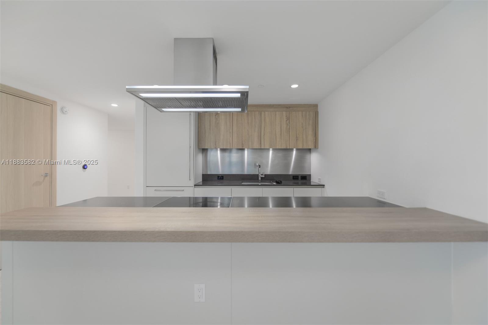 1000 Brickell Plz #3507, Miami FL 33131