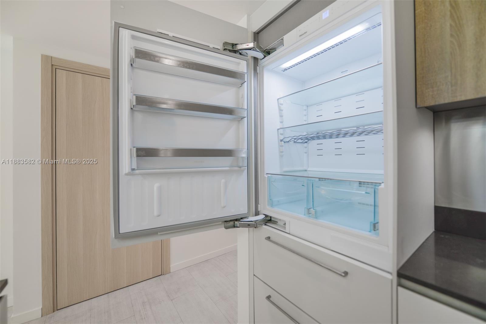 1000 Brickell Plz #3507, Miami FL 33131