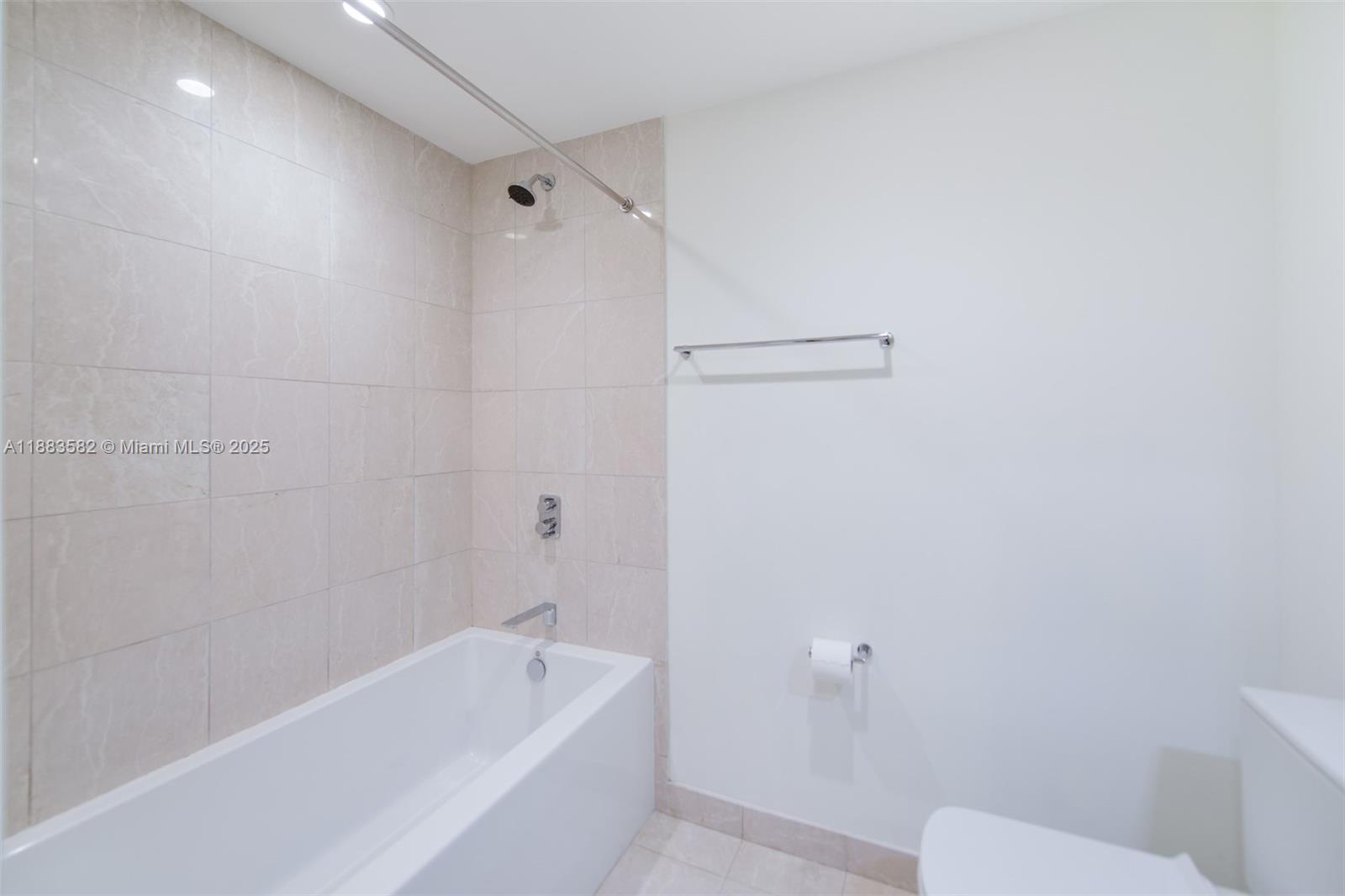 1000 Brickell Plz #3507, Miami FL 33131