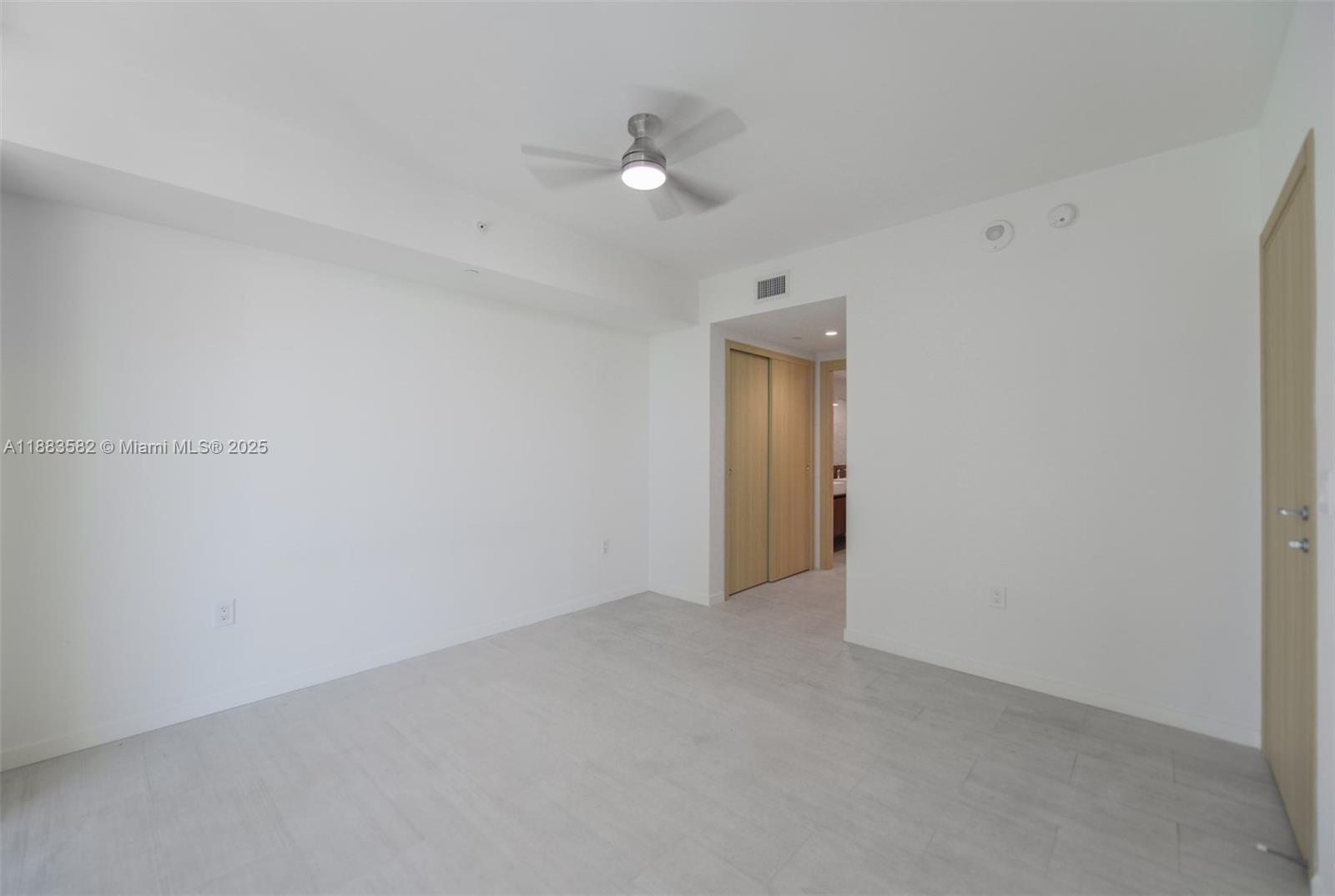 1000 Brickell Plz #3507, Miami FL 33131