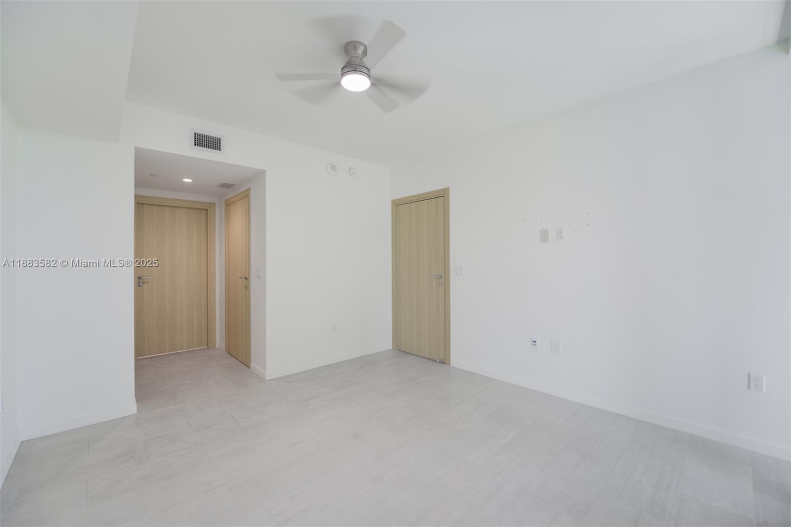 1000 Brickell Plz #3507, Miami FL 33131