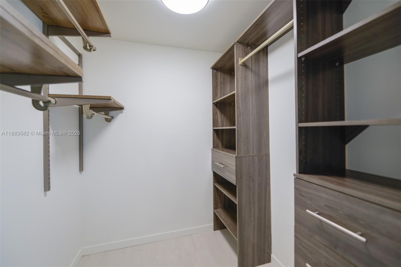 1000 Brickell Plz #3507, Miami FL 33131