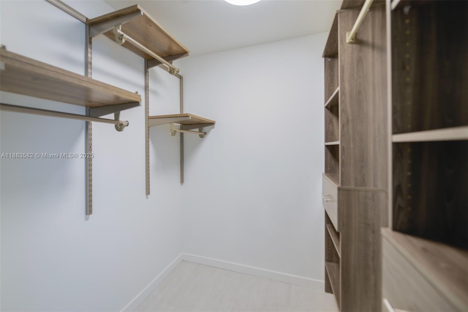 1000 Brickell Plz #3507, Miami FL 33131