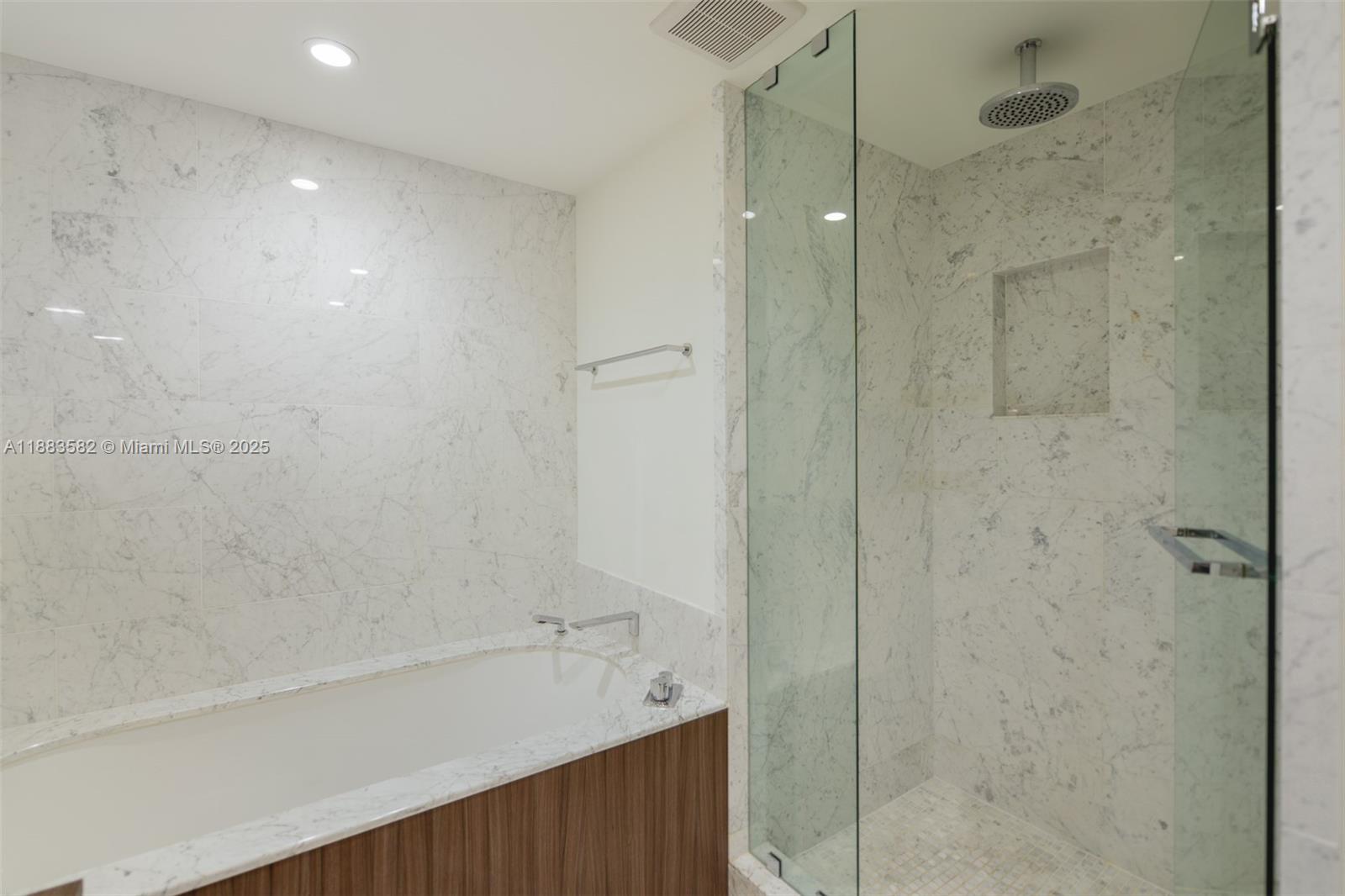 1000 Brickell Plz #3507, Miami FL 33131