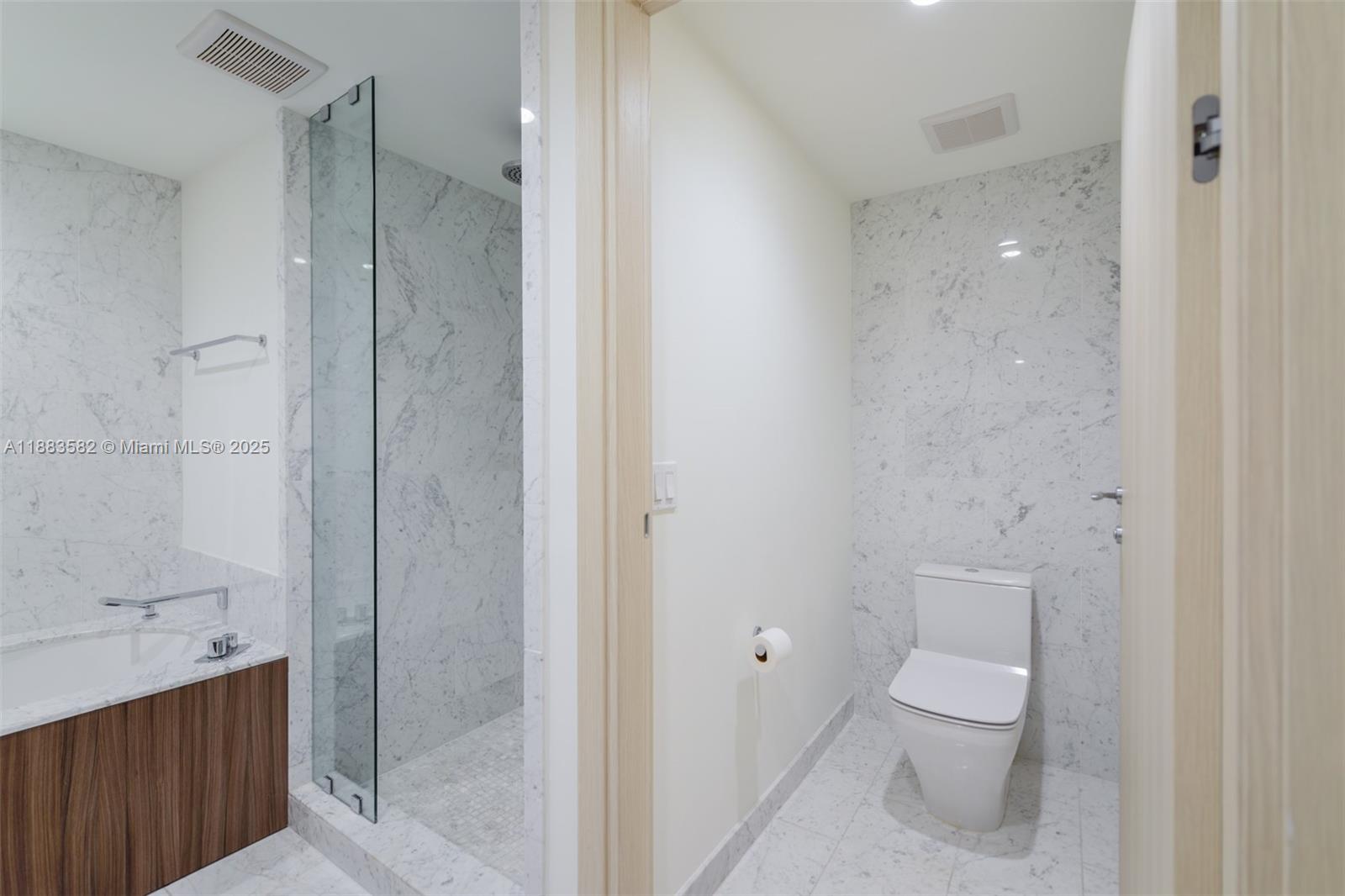 1000 Brickell Plz #3507, Miami FL 33131