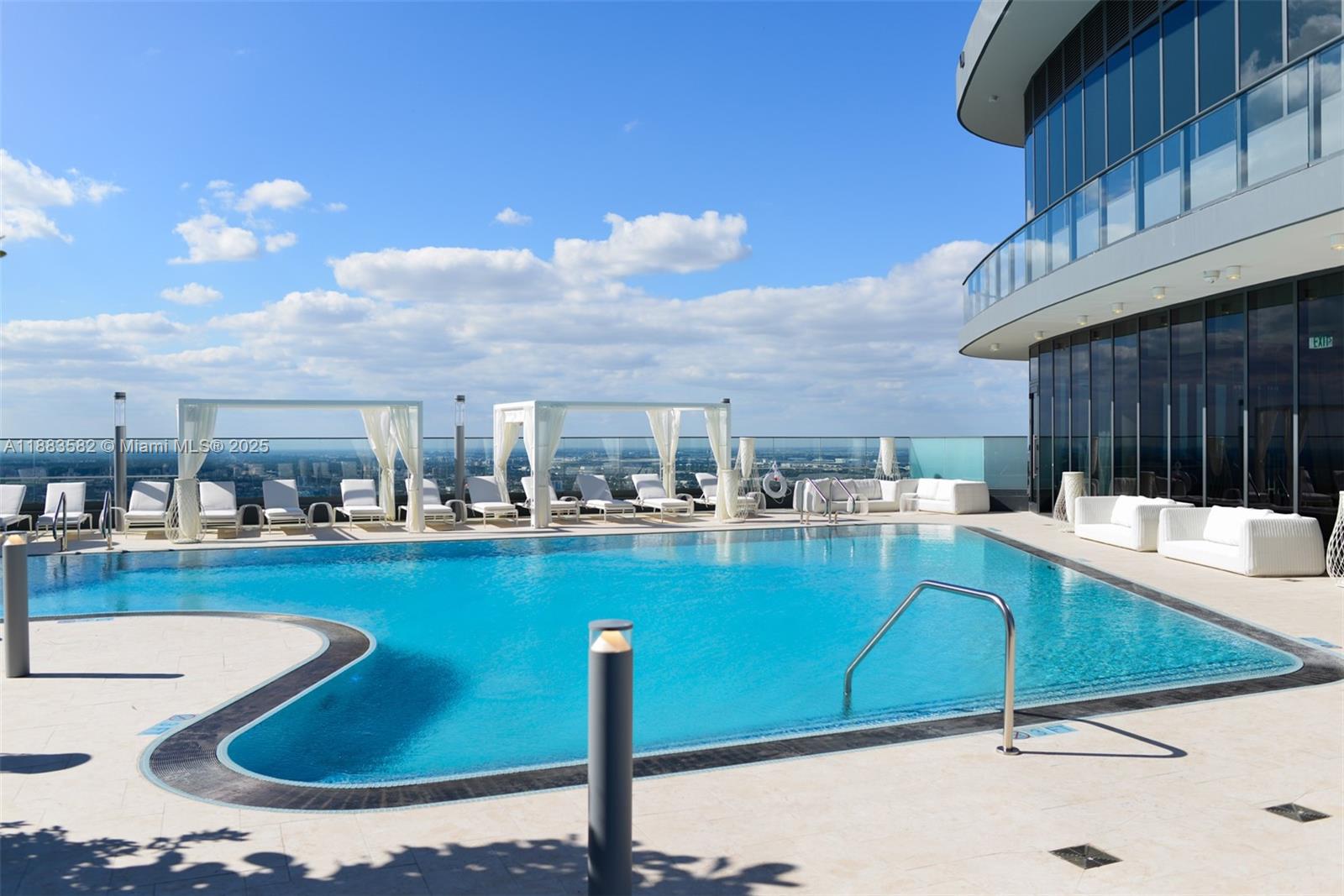 1000 Brickell Plz #3507, Miami FL 33131