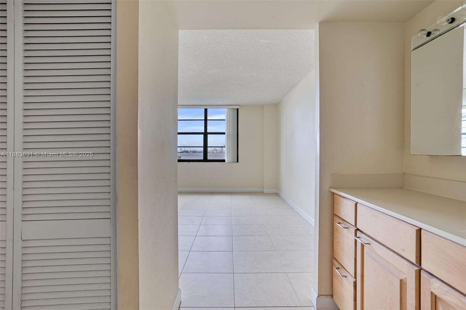 2333 Brickell Ave #1207, Miami FL 33129